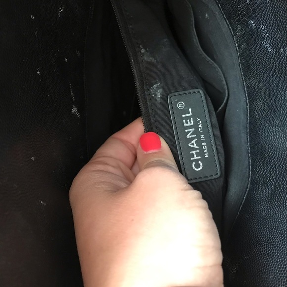 Authentic CHANEL Black Caviar Quilted tote - Picture 6 of 8